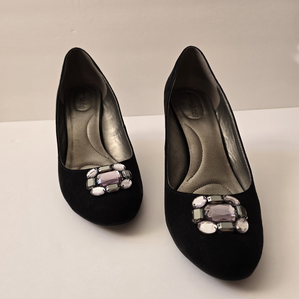 Bandolino Women’s Black Pumps Round Toe Covered Heels Clear Rhinestone